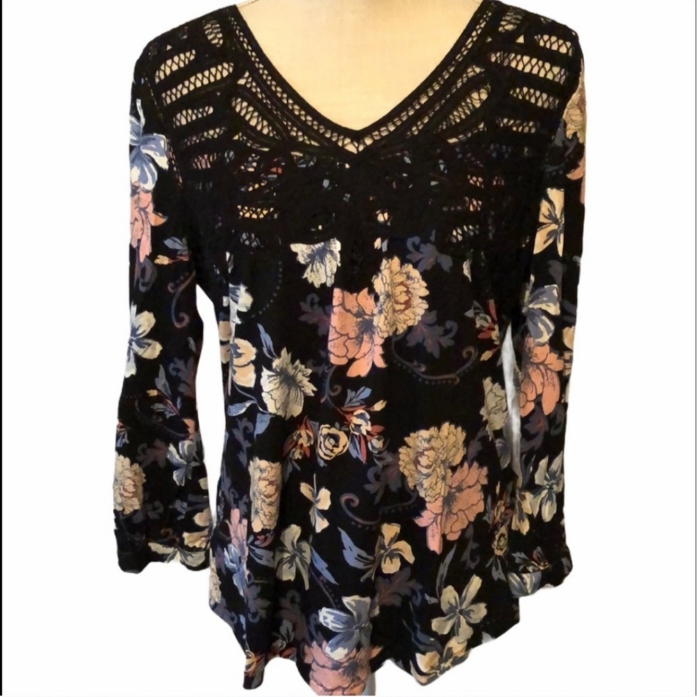 Daniel Rainn blouse(nwot), lace yoke, black w/florals, M